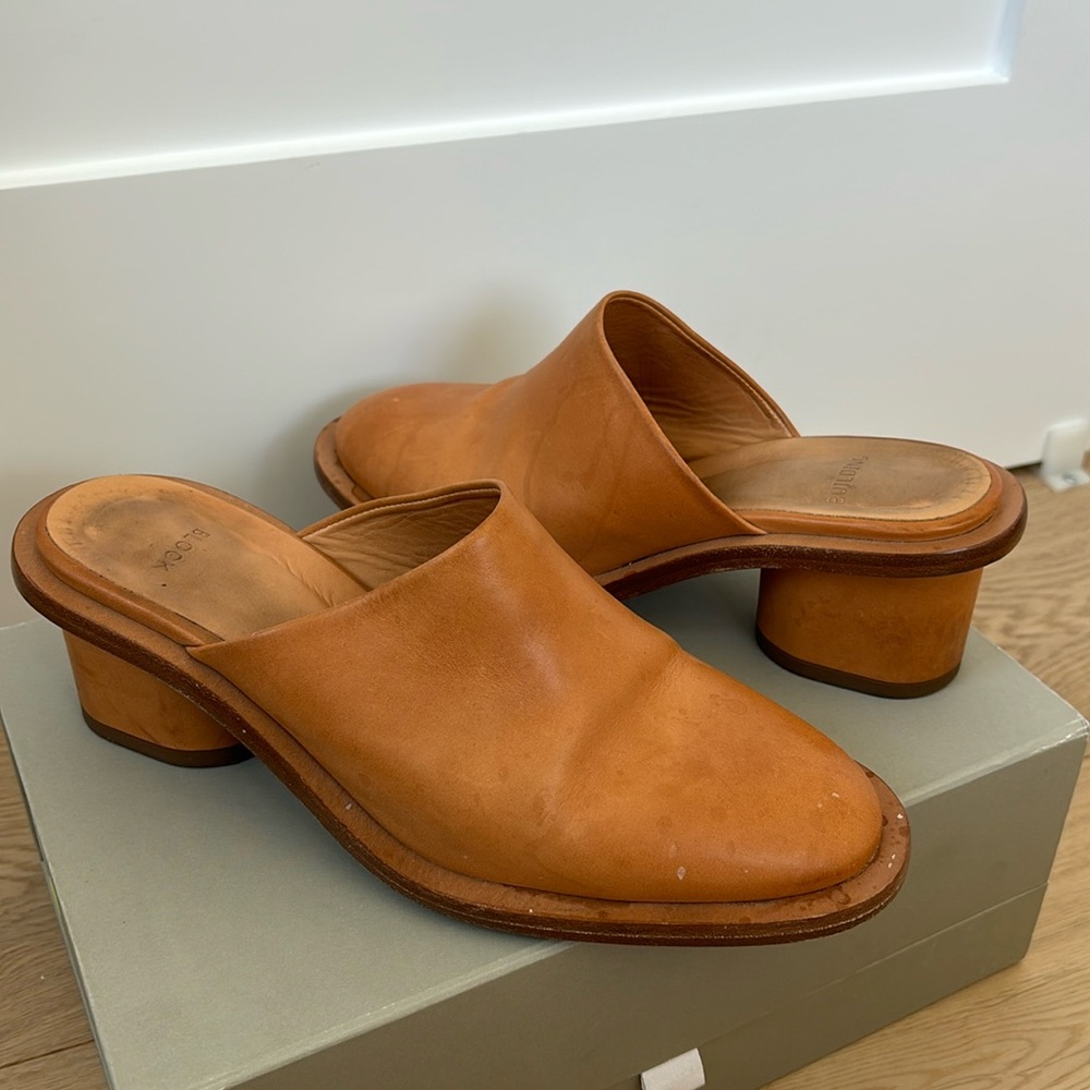 Ada leather mules